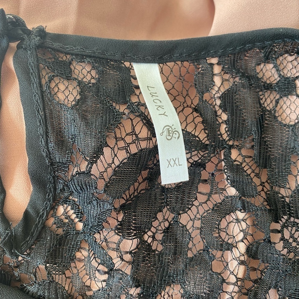 Woman’s Lucky Blouse‎ size XXL - Picture 5 of 5